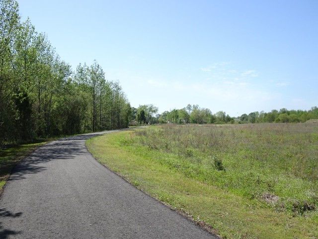 This useful path guides me through the town of Searcy.