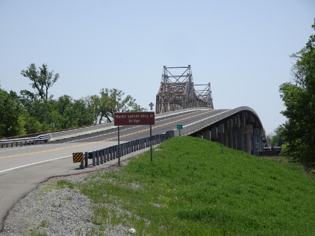 The old and new bridges across the White River into Newport.