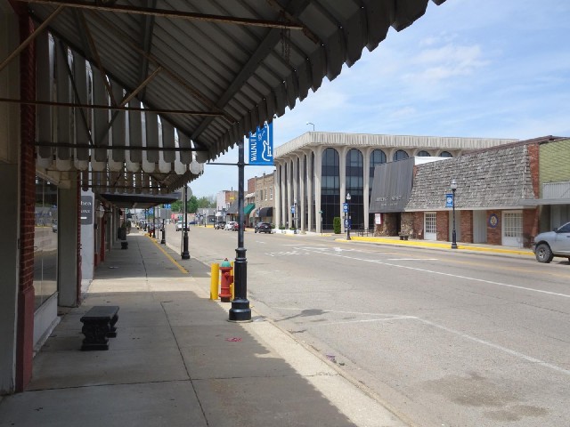A shady place where I stopped for a rest in Walnut Ridge.