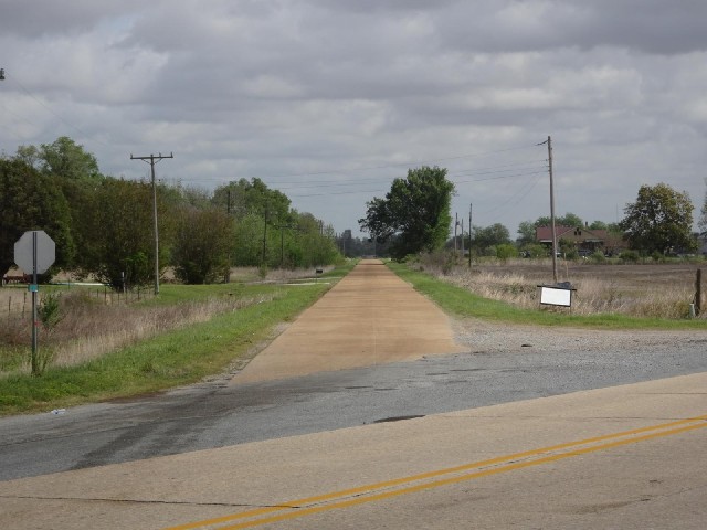 For the next 9 miles, I have a choice of either the modern road, which is both US 62 and US 67, or t...