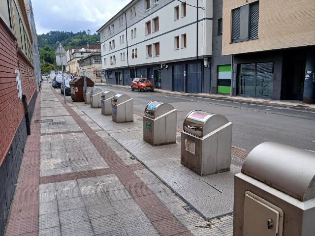 I remember seeing recycling bins like this on a previous trip to Spain and Portugal.