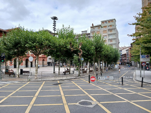 The centre of Eibar is pedestrianised on Sundays but I've got plenty of time so I'll walk through it...