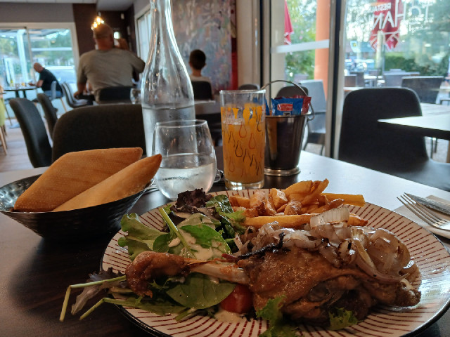 Strangely, this is the second night in a row that I've looked at the restaurant menu online, decided...