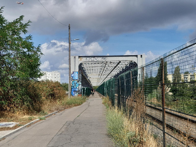 The bridge which will take me across the first half of the River Loire....
