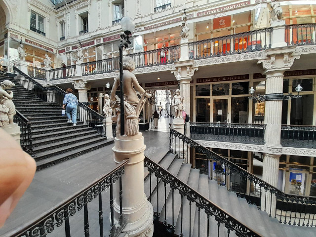 Pommeraye Passage.